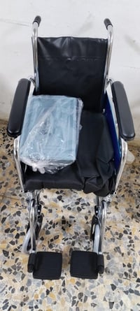 كرسي تواليت صغير • ٩٠ كرسي • ٥٠ كغم