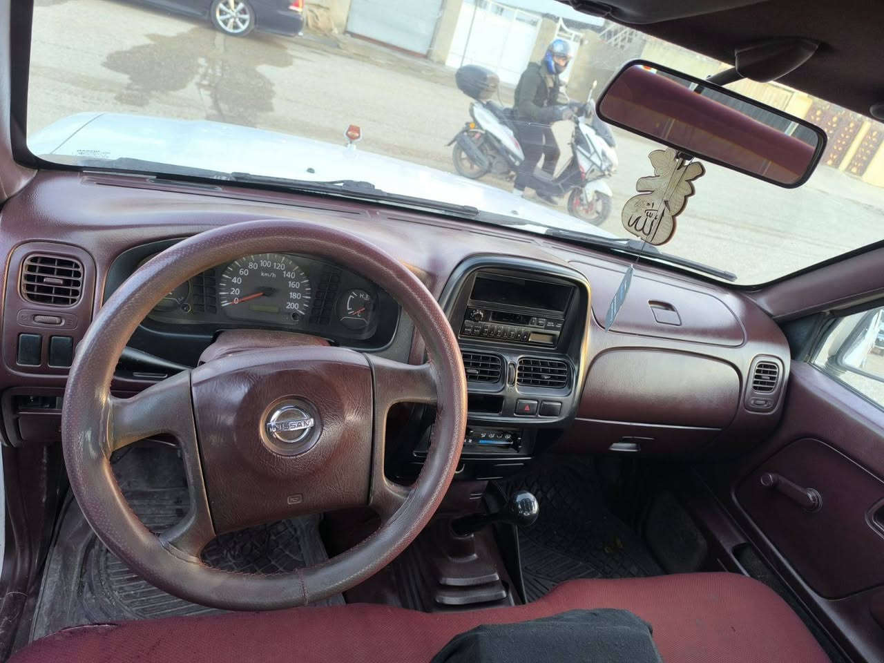 نیسان 2006 ناو سور سەنەوی تازە بەسەر چوە ژینگەی 

پێشتری داروە سەیارەکە کەجوانو مەزبوتە
قفڵ مەرکەزیە بۆیاخی نیە بەس ساردو کارتی هەیە
نرخیش 118 گڵاو مەعمەلە
بۆزانیاری زیاتر پەیوەندی کە ژم، *********** ڤایبەریشی لەسەرە

