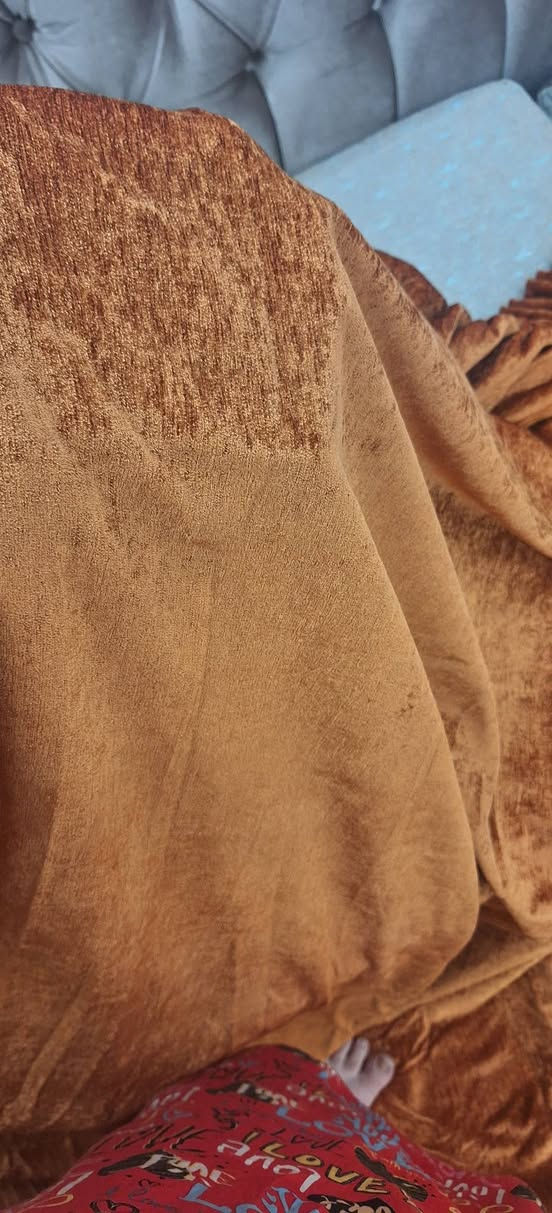 للبيع بردات قطعتين لون حني خامه ثقيلة جدا عرض ٤ أمتار وارتفاع ٣ أمتار.. وياه انطيكم هديه اوركنزا ٤ أمتار..المكان بغداد ويوجد توصيل لكل مكان


**إذا كنت صاحب هذا الإعلان وتريد حذفه لأي سبب، رجاءا أرسل رسالة إلى الدعم الفني**