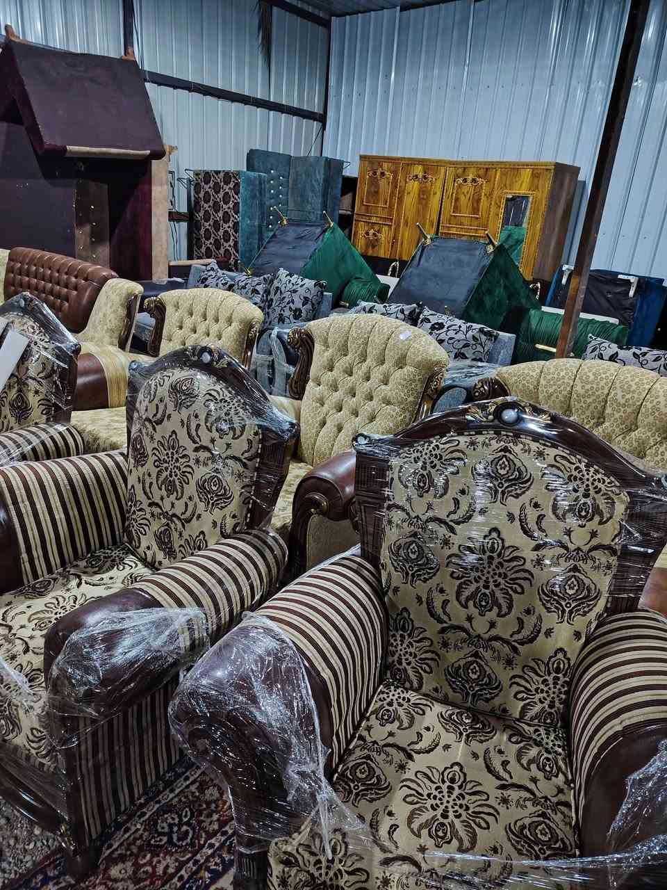 لبيع وشراء الأثاث المستعمل والجديد ومراوس كاطون مدخل الرازي شارع السايدين بدايه المدخل قرب المجسر نشتري كافت الأثاث المنزلي ولمكتبي وغرف نوم تركي صاج عراقي للاستفسار هاتف وتس اب ***********
