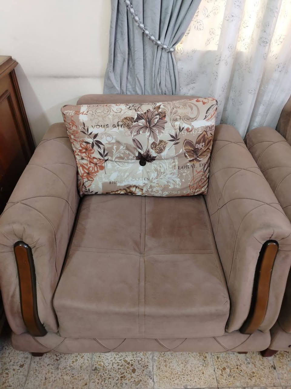 تخم قنفات تركي ١٠ مقاعد
يكون جربايه
و بي مخزن جواه
الموقع بغداد
السعر ٥٠٠ الف و قابل للتقليل


**إذا كنت صاحب هذا الإعلان وتريد حذفه لأي سبب، رجاءا أرسل رسالة إلى الدعم الفني**