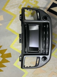 للبيع قيم واخذ شاشه توسان البلاديه مال سياره  لمس كامرا  شغاله وكاربد ...