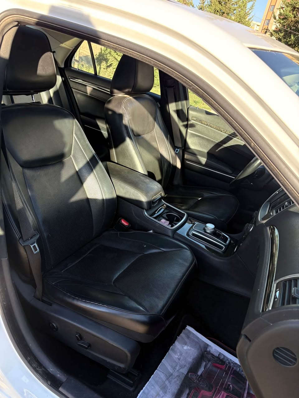 سلام عليكم 
اوباما 2018 C فول مواصفات
سعر 270 وبيها مجال للشراي

ماشية 80ميل  حقيقي بشرط  سيارة مال جناي استعمال شخصي صارلها اربع سنين يمي ، نظيفة جداً 

سنوية تنتهي بنهاية ال2026

كلين تايتل مكفول من الحادث والصبغ والتبديل
 ما عدا دعامية خلفية صبغ

فول مواصفات 
بانوراما
تبريد كشنات امامي
تدفئة كشنات امامي
كشن خزن ميموري
كشنات جلد 
كشنات كهرباء
كشنات خلفية تدفئة
ستيرن كهرباء
ستيرن تدفئة 
تشغيل عن بعد
كاميرا خلفية 
تعتيم مرايا
سستم صوت Alpine 
بلاجكتور
كير ماوس
شاشة كبيرة
تحكات ستيرن
مثبت سرعة
وباقي مواصفات الاوباما المعروف 

رقم تلفون 
***********
*********** دهوك, العراق
