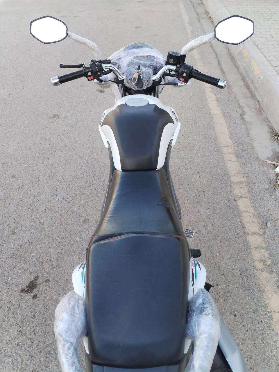 هوجي موديل 2023 مسجل رقم وسنويه تحويل ثاني يوم السعر 16 ونص شراي يتصل مكاني رمادي ***********
