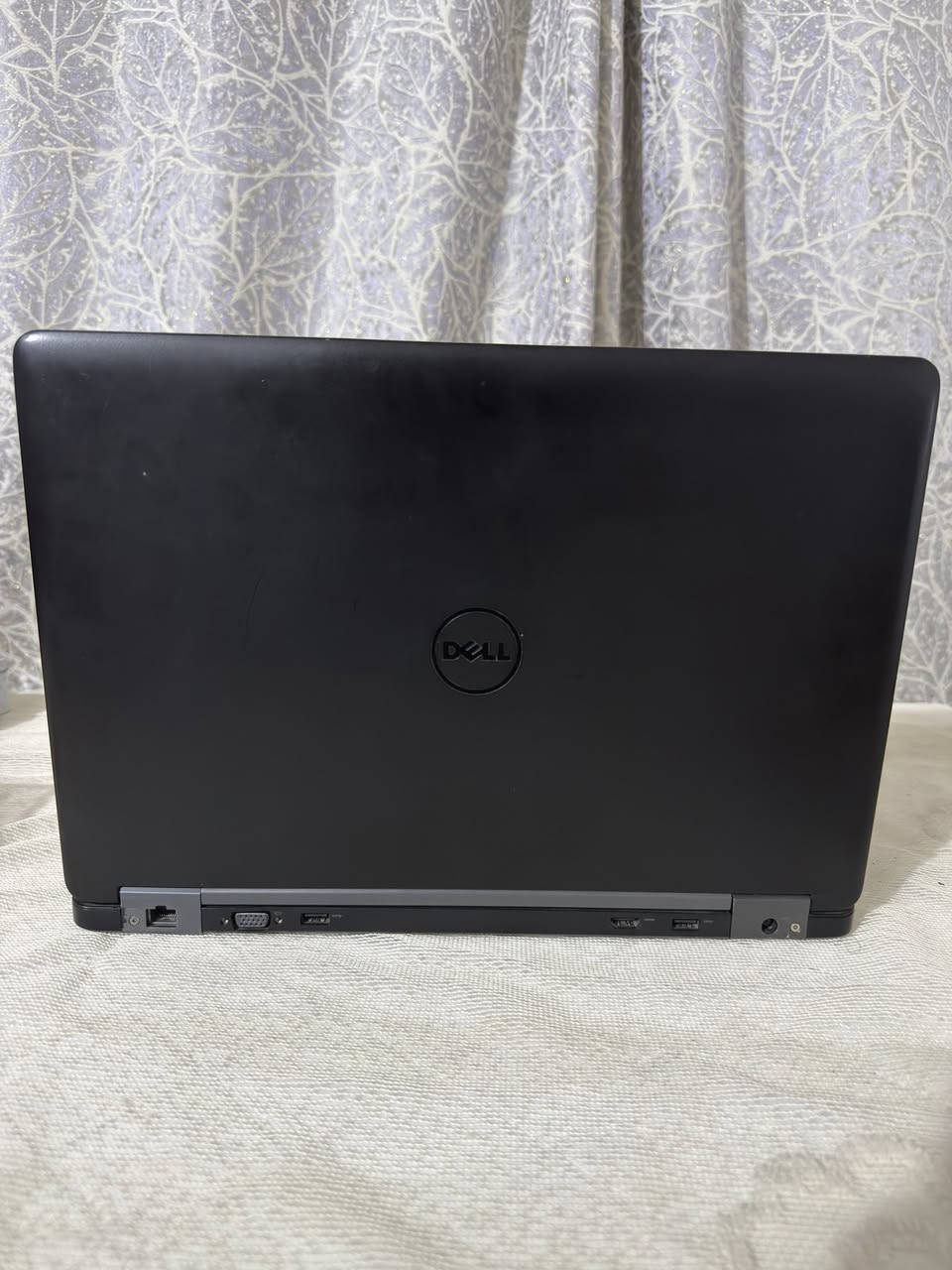 السلام عليكم
لابتوب  Dell latitude E5550 للبيع 
الابتوب مناسب للدراسة وكذلك للأعمال المكتبية والطباعة وبعض الألعاب المتوسطة.
المعالج/ i5 5th  
الرام/ 8GB
الهارد/ ssd 256
يحتوي على كارت شاشة خارجي Nvidia 2GB
يحتوي على windows 10 pro 
مكاني بابل 
توصيل متوفر


**إذا كنت صاحب هذا الإعلان وتريد حذفه لأي سبب، رجاءا أرسل رسالة إلى الدعم الفني**