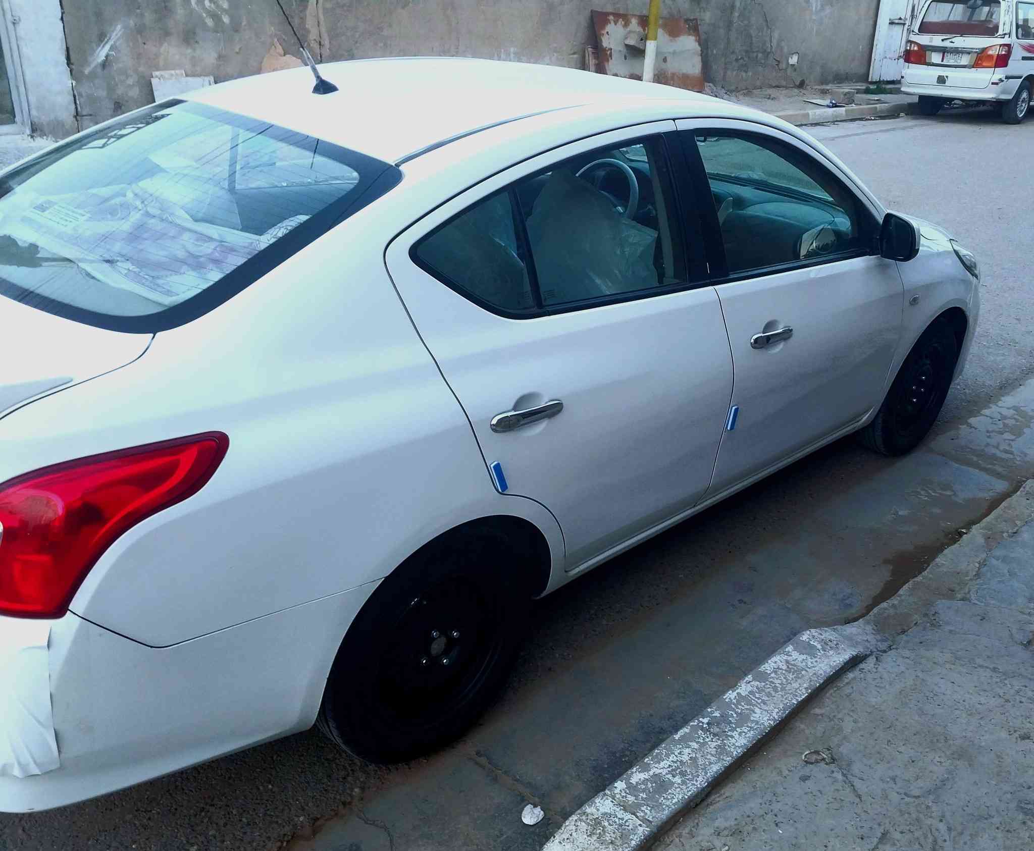 السلام عليكم نيسان سني هندي ٢٠٢١   ماشيه١٠٨ رقم بغداد  السياره مكفوله من الضربه  وصبغ فقط الدعاميه الخلفيه مصبوغه مكاني بغداد رقمي *********** السعر ١١٢ السونار بشهر الرابع ماخذه عدا شخط جديد بلباب
