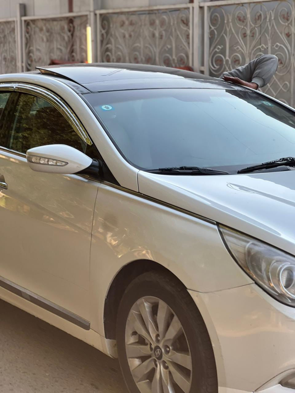 سوناتا موديل 2011  خليجي كفاله عامه فول ماعده شخوط بسيطه مواصفات بنوراما مري شفط حساسات كامره شاشه 
 غرفه بيجي جلد مقاعد كهرباء تحكم ستيرن  منصوره زنون والى أخره من المواصفات  تخم تاير باتري جديد السياره ما عايزه رقم بغداد بسمي السعر 135 وبيه مجال مكاني /نجف/كوفه/حي كنده/
رقمي٠٧٨٠ ٩٠٧ ٠٧٤٠‬/مكلف بل نشر
