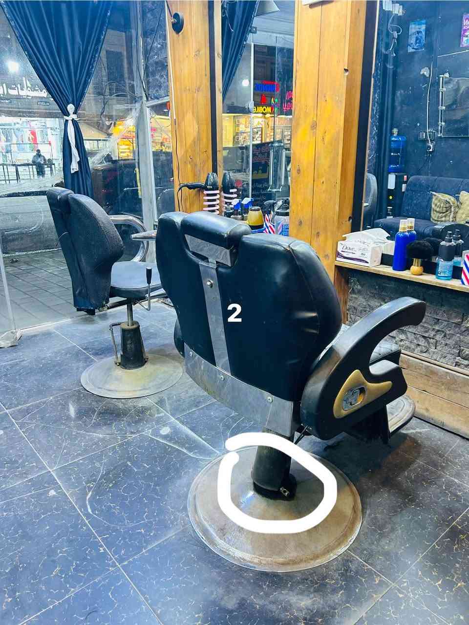 السلام عليكم حبايبي كرسي عدد 2
1 فقط نقصه مال تچوة
2 نقصة فقط جك 
ومروحيات عدد 2 موضحات بالصورة
الامين شارع مدخل الجمهورية
***********
