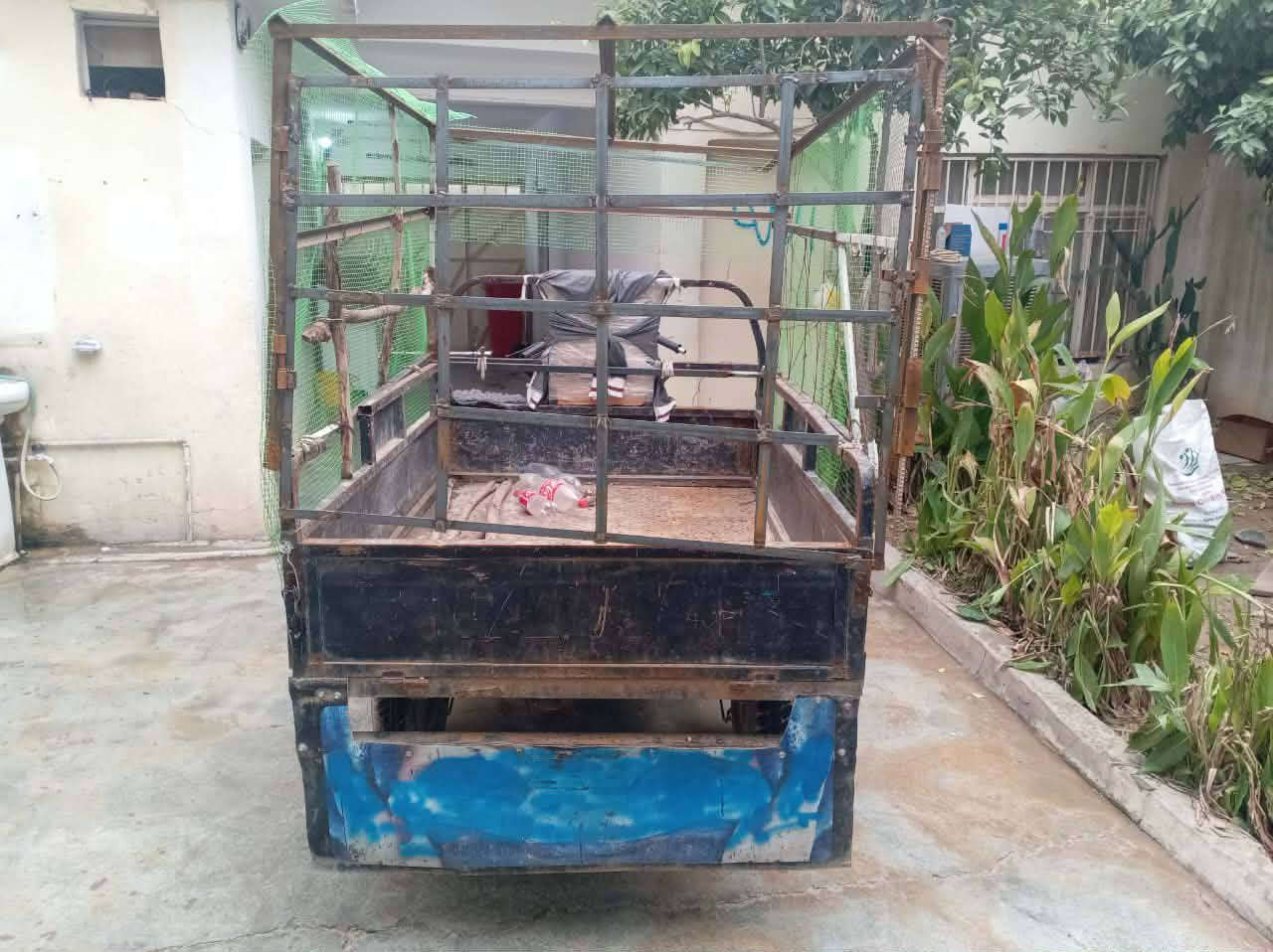 للبيع ستوته شغاله نقره سلف او هندر 
جهاز بلوتوث شغال 

الاستفسار مراسله على الواتس اب 
***********
