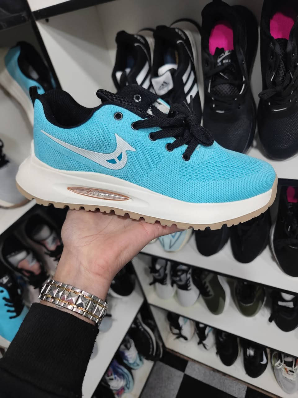 السلام عليكم على بركة الله
متوفر احذيه بالة جديد غير ملبوس الوزن ريشه
متوفر جميع القياسات من 40 الى 47
العنوان بابل الحصوة عمارة البركة 
سعر القطعه فقط 13 قطعتين 25 وبيها مجال للطيبين 
***********
