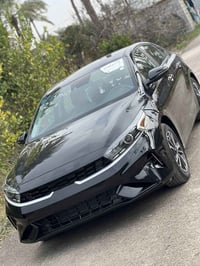 للبيع  كيا فورتي موديل 2024 اللون اسود  سيارة بدون صبغ  وبدون تبديل  و...