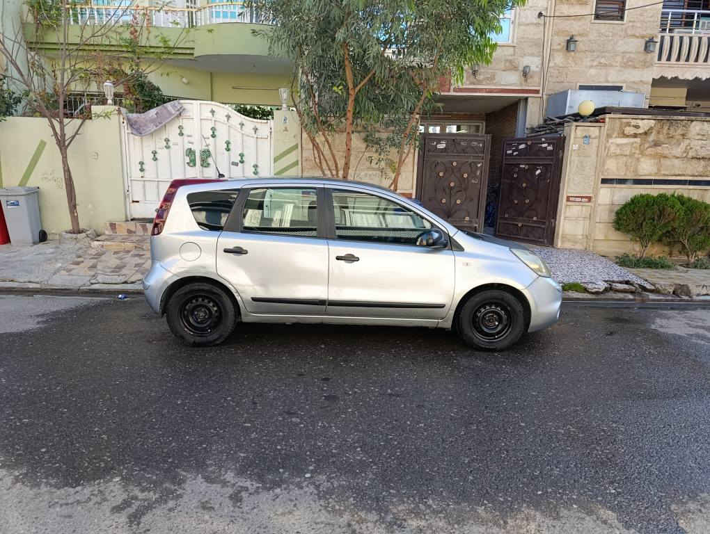 سياره كلين بدون صبغ نظيفه بدون مصاريف كير محرك بشرط كير عادي تحويل وكاله بشرط وسياره باسمي سياره سعره 72 وبيه مجال *********** أربيل, العراق
