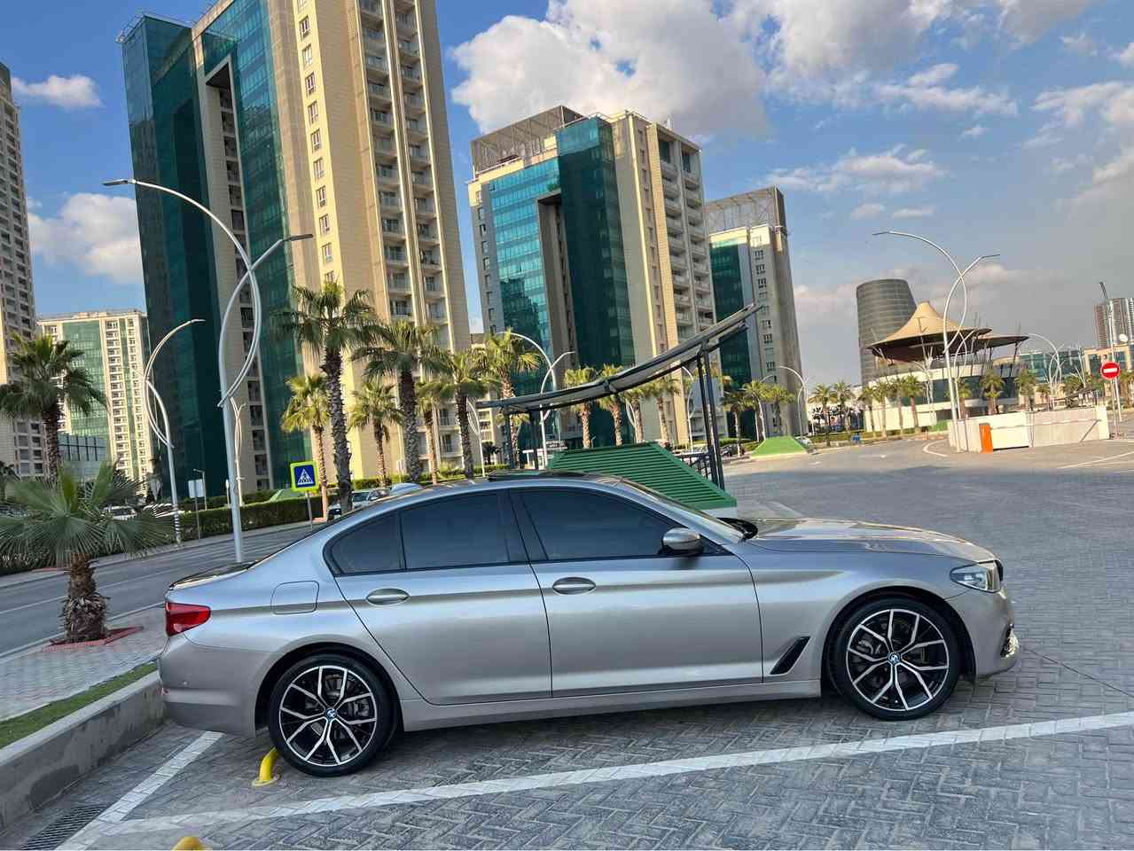 سلام عليكم 
Bmw 520i 2020 
بنيد ربع جاملغ خلفي ربع صندوق صبغ 
سيارة جديد مابي نواقص 
ماشي ٨٣ الف 
سيارة جديد مابي نواقص 
مكان اربيل 
سعر ٢١٣ ورقة مجال
رقم *********** 
واتساب موجود أربيل, العراق
