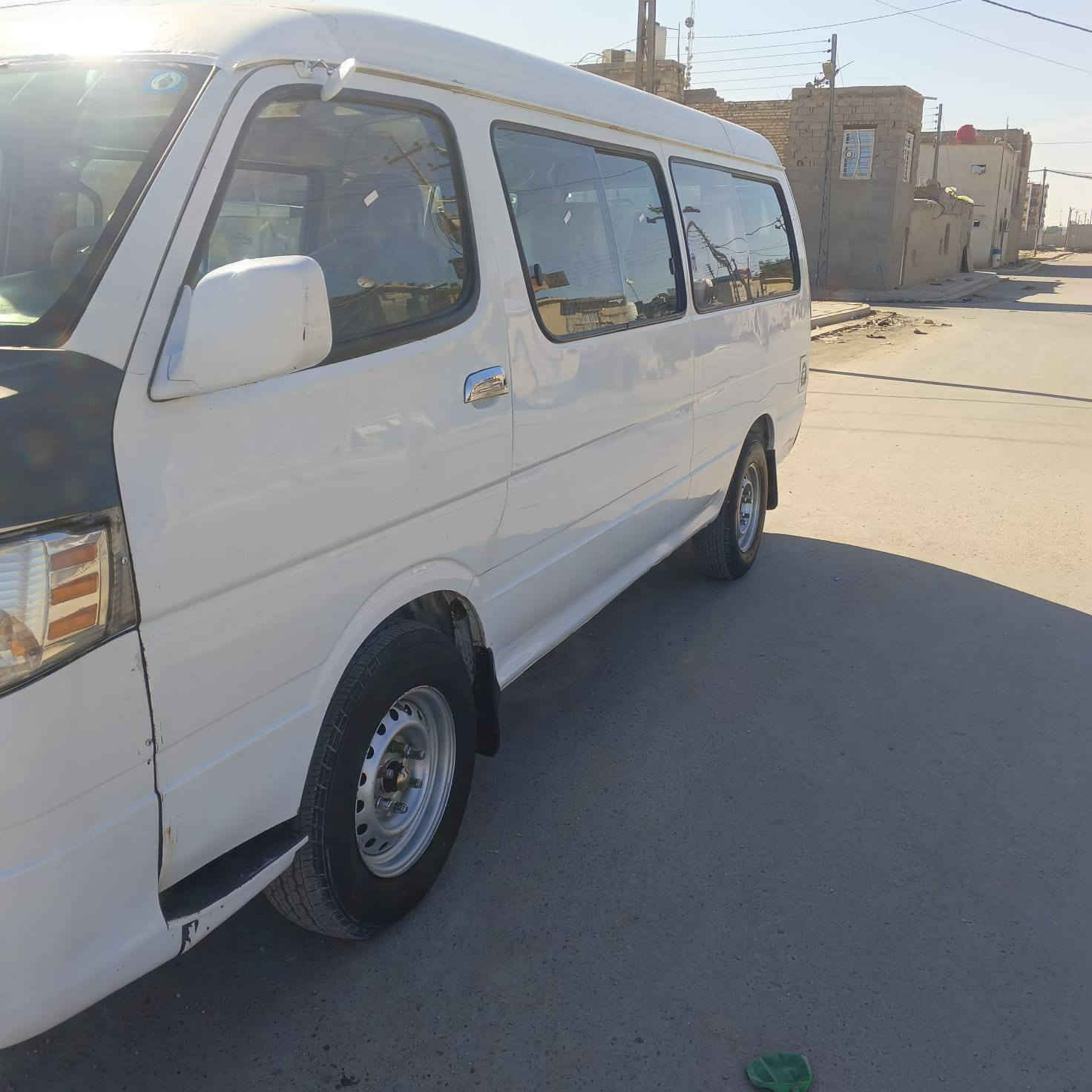 السلام عليكم سياره جنبي حرة موديل ٢٠١٤ السياره بيه طخه فوك الربع الورة صغيره ممبينه وبيهه بارد شي قليل جوة البوشيه بلكصه السيارة كهربائيات ومكينه وكير خير من الله تجي وشوف بعينك السيارة احلا من الصور وسعر ٨٥ وبيهه مجال بسيط 
***********
