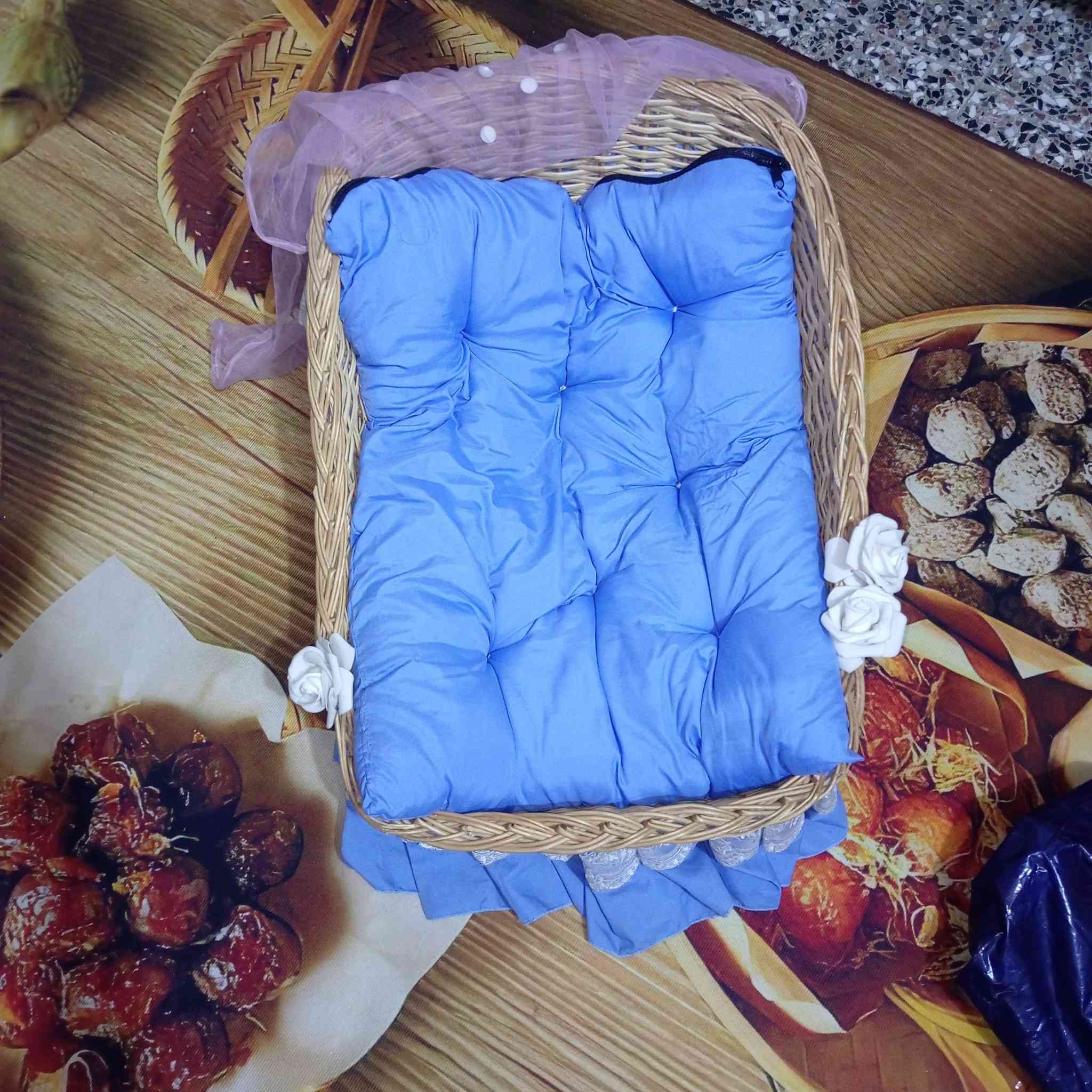 سلام عليكم اغراض اطفال كلش نظيفات مابيهن اي ضرر كلمن وسعره للتواصل ع رقم ***********
