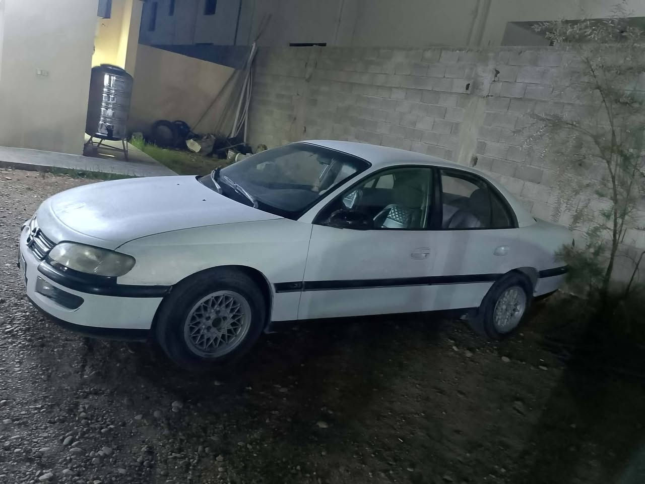 أوبل دكتورة  موديل 1995
رقم انبار الماني سنوية عضم عاج صاحبها بالديرة تحويل مباشر  ..
محرك 2000 مفتوح
گير اوتوماتيك
جام كهربائي
كشنات كهرباء
مكانها القائم /حصيبة
السعر 32 $ بيها مجال 
***********
