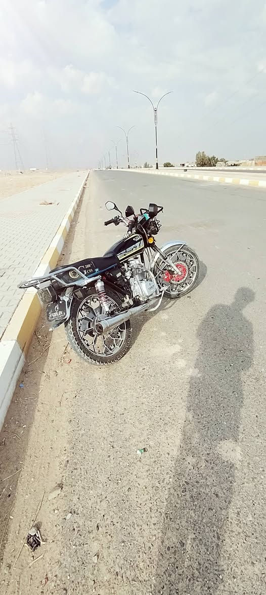 السلام عليكم موطور سيفان موديل 2025 محرك 200ccنشاط فول عندي الشاشه طاكه وشادهه بسيامه  وطعج خفيف بلدبل الوره اليسره محرك ما مفتوح شرط برغي ما مفلول السعر المطلوب 675وبي مجال موجود بس علرقم ***********شراي حياك الله مو شراي لا تعبني♥️
