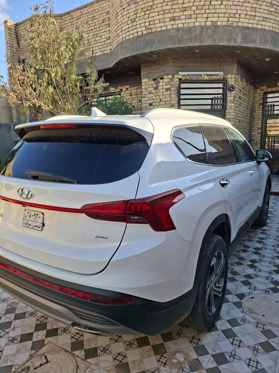 هيونداي سنتافي 2023 

 حادثها  جاملع امامي جهه الراكب وبارد بالباب الخلفي
بدون ايرباك 
 
ماشية : 50 الف كيلو 

المواصفات :
محركها 2500 " 
  
 تشغيل بصمة +بصمات ابواب
_كامرات 
 حساسات و رادرات  
رادار امامي خلفي توقف ذاتي رادار جانبي تنبيه و نقاط عمياء
شاشة كبيرة  
مع نظام شحن وايرلس للهاتف + كار بلي 
 اربع انظمة قيادة (سبورت ،كومفورت ، ثلجي ، سمارت)
هاند بريك بصمة 
تخم تاير جديده
كير + محرك مكفول
  
علماً أن السياره بدون رقم
تترقم جميع المحافظات

العنوان /؛ذي قار _ قضاء النصر

السعر / 220 وبيها مجال بسيط

السياره نظيفه جداً واحلى من الصور ع وضع الشركه استخدام شخصي

رقم الهاتف/ ***********
