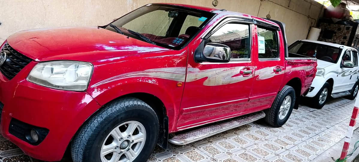 من رخصة الادمن المحترم للبيع سياره بيكب كريت وول موديل ٢٠١٣مكفوله من الصبغ والتبديل والخياس حداديه جديده كير محرك اكسن مكفولات تخم تاير كهربائيات كلها شغاله سنويه مجدده ل٣١ رقم نجف انكليزي بأسمنا رقم مميز شرط احلى من الصور السعر ٦١ورقه وبيها مجال مكاني حله تلفون ***********  ***********
