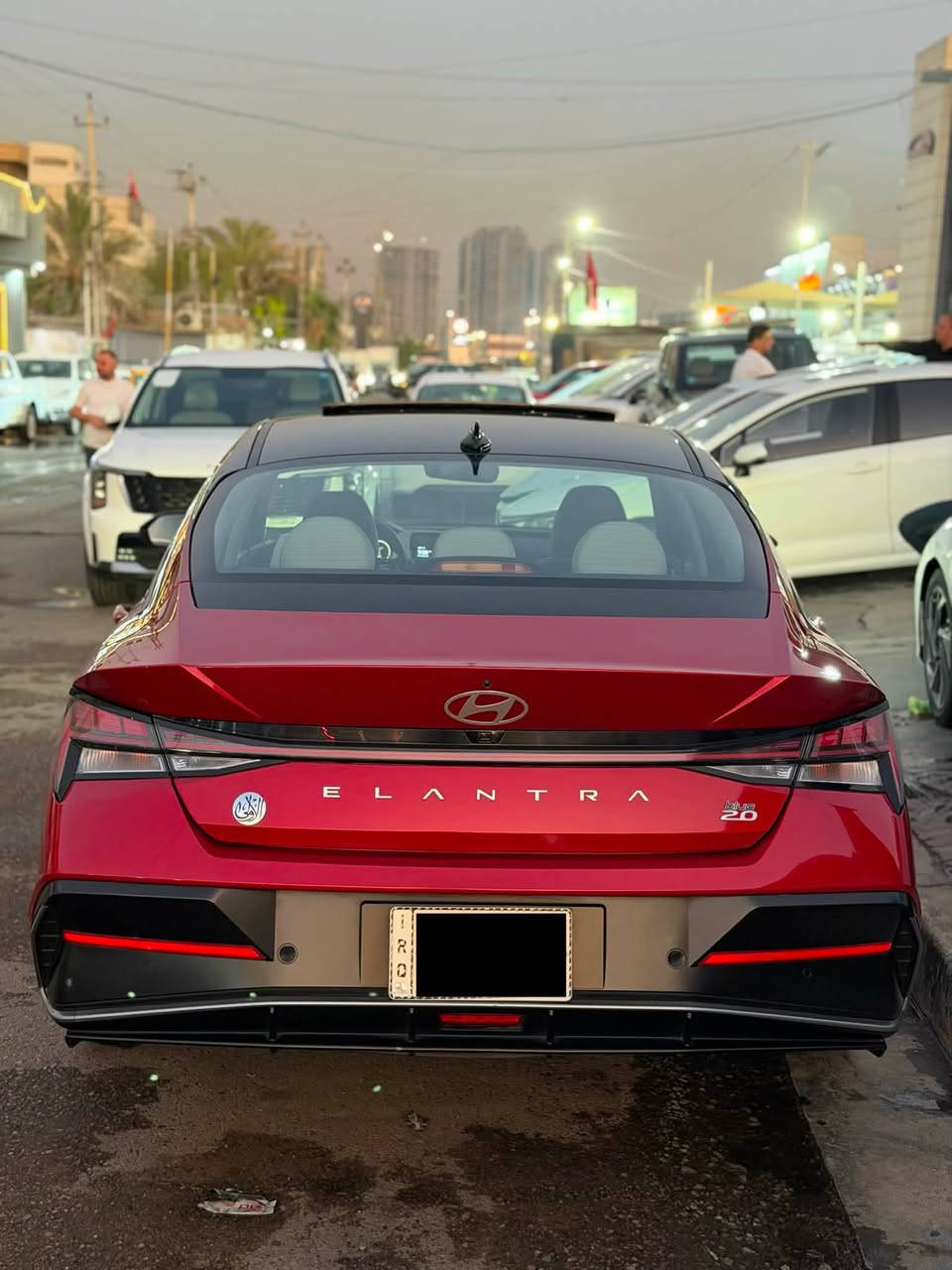 هيونداي النترا 2026
تو كلر لونين
ضمان شركة الآولى هونداي 

🔹 المحرك:
▪️ 4 سلندر 2000cc
▪️ تنفس طبيعي
▪️ ناقل حركة أوتوماتيك
▪️ دفع أمامي
▪️ صرفية اقتصادية مع أداء سلس وثابت

🔹 المواصفات الخارجية:
✅ ويل كب ألمنيوم 
✅ أضواء أمامية وخلفية LED كاملة
✅ فتحة سقف
✅ دخول وتشغيل بصمة

🔹 المواصفات الداخلية (فل كامل):
✨ شاشة وسطية كبيرة + عدادات ديجيتال كاملة
✨ مقاعد جلد فاخرة
✨ تبريد مقاعد أمامية ❄️🔥
✨ تحكم كهربائي 
مكان السياره بغداد
السعر 185$ وبي مجال قليل للشراي
***********

