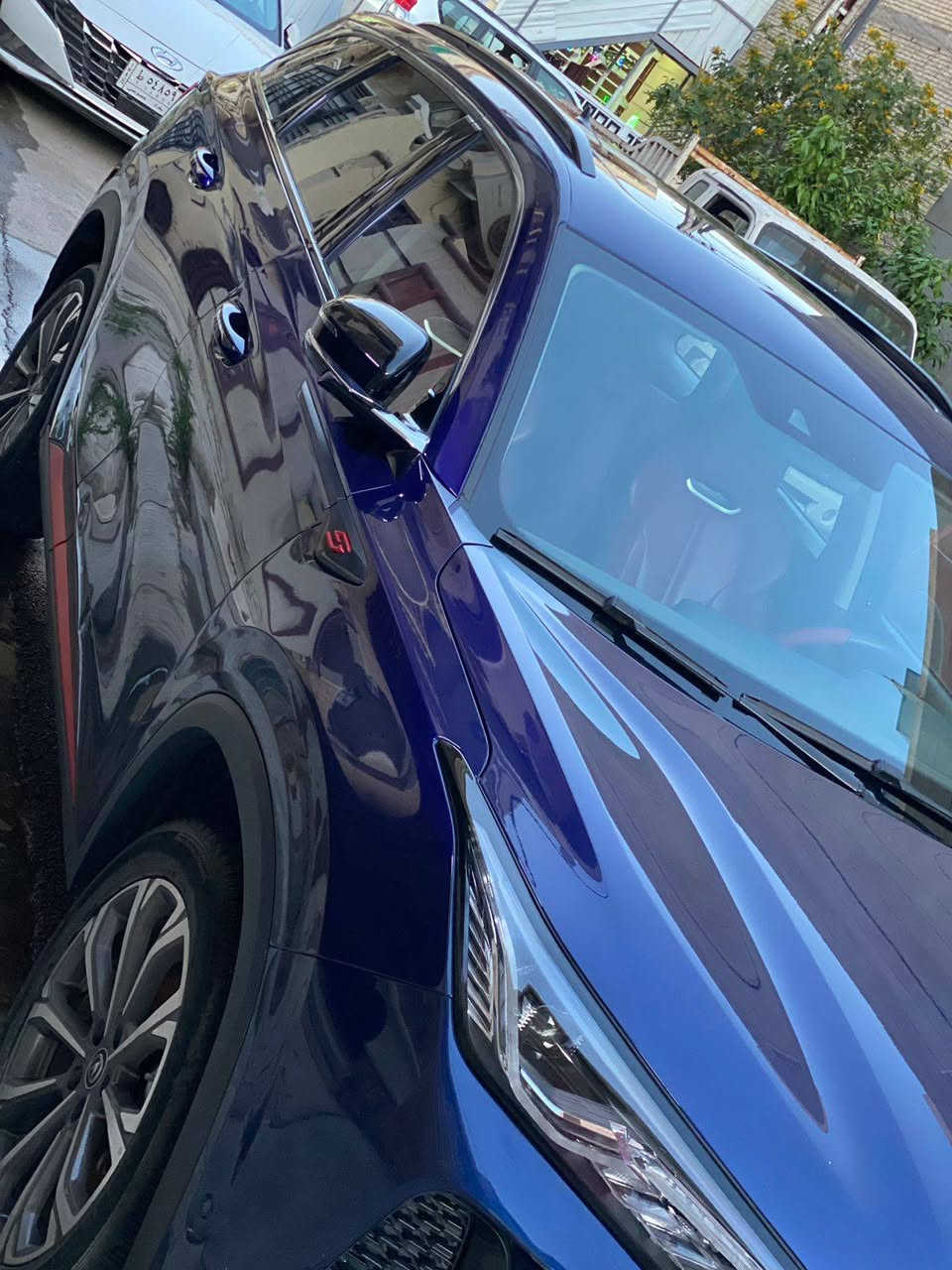 **شانجان CS75 plus   2022
*لون الداخل جلد احمر 
*حجم الاطارات R19
*حجم المحرك 2.0T
*القوى الحصانيه 230/5500
* كير اوتوماتيك
*اكزوس كروم مزدوج 
*الاضواء LED
*الاضواء اوتوماتيكيه
*الاضواء العالي والواطي اوتوماتيكيه
*كشافات اماميه
*اريل على شكل زعنفه القرش
*شاشه العدادات نوع LCD قياس 12.3انش
*شاشه معلومات وسطيه LCD حجم 10.25 انش
*ضوء داخلي للديكورLED
*ضوء ارضي للترحيب عند فتح الباب
*مكابح ABS
*نظام الكتروني لتوزيع القوى بالتساوي على دواليب 4 عند البريك
*نظام الكتروني لتحكم بالثبات ESP
*نظام للمساعدة اثناء النزول على المنحدر HDC
*ايرباك امامي للسائق والمرافق الامامي
*ايرباك جانبي للسائق والمرافق الامامي
*ايرباك جانبي عالي امامي وخلفي
*نظام ذكي لتتبع ضغط الهواء في الاطار
*نظام تسجيل اثناء القيادة
*حساس امامي عدد 6
*حساس خلفي عدد 6
*كروز كونترول ذكي ومتأقلم
*نظام تنبيه السائق اثناء القياده
*تحذير قبل التصادم الامامي FCW
*الكبح التلقائي في حالات الطوارئ عند وجود سياره
*الكبح الامامي في حالات الطوارئ عند وجود مشاه
*صوره بانوراميه 360 درجه الترا HD
*كاميرا خلفيه 
*بصمه
*نظام الصفط بالريمونت 
*فتحه سقف بانوراميه
*فتحه سقف كهربائيه
*مرايا جانبيه مدفئه
*مرايا جانبيه كهربائيه
*فلتر كربوني لتنقيه الهواء
*كرسي السائق يعدل كهربائي بثماني حركات
*ذاكره لموضع كرسي السائق
*كرسي المرافق يعدل كهربائي بأربع حركات
*تدفئه في الكراسي الاماميه 
*تهوئه في الكراسي الاماميه
*باب الصندوق الخلفي كهرباء
*سانسر لسقوط الامطار على الزجاج الامامي
*نظام تكييف اوتوماتيكي منفصل التحكم للسائق والمرافق
*بلوتوث
*سماعات عدد 8
*نظام تحسين صوت الموسيقى ثلاثي الابعاد
*عدد مخارج USB  في الامام 2
*عدد مخارج USB  في الخلف 2

*شركة البخيت 
*10سنوات ضمان


**إذا كنت صاحب هذا الإعلان وتريد حذفه لأي سبب، رجاءا أرسل رسالة إلى الدعم الفني**