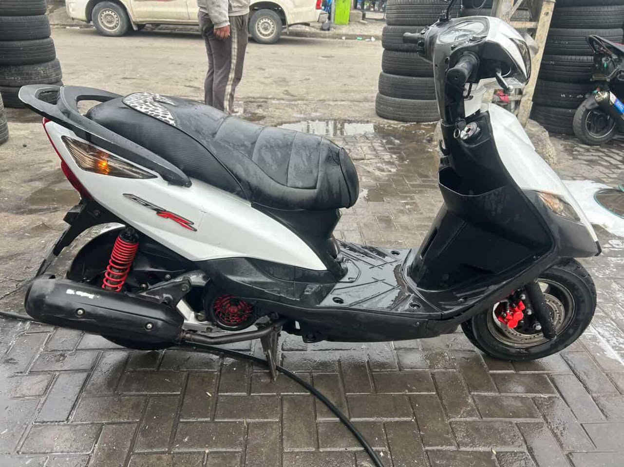 سلام عليكم ثعلب جيتي ار كامله مكمله مكينه بلاديه برغي ما مفتوح بيه شلعه ومعدل طيران شغاله سلف وهندر نكره بكل وكت الدراجه اي نقص ما بيه تجي تفحص واي نقص ما بيه مكاني بغداد حي العامل للتواصل.السعر 800وبيه مجال قليل  ***********بي وتساب
