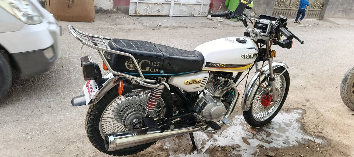 السلام عليكم دراجه تايكر لون أبيض مديل 24طالعه بل 25 مكينه كفاله اوراق
اصولي نضافه شوفت  عينك فصله ترعد كهربائيات كله شغاله  مكانه بابل المدحتيه الحمزه الغربي سعر 675 وبيه مجال شي قليل لل استفسار اكثر اتصال ***********
