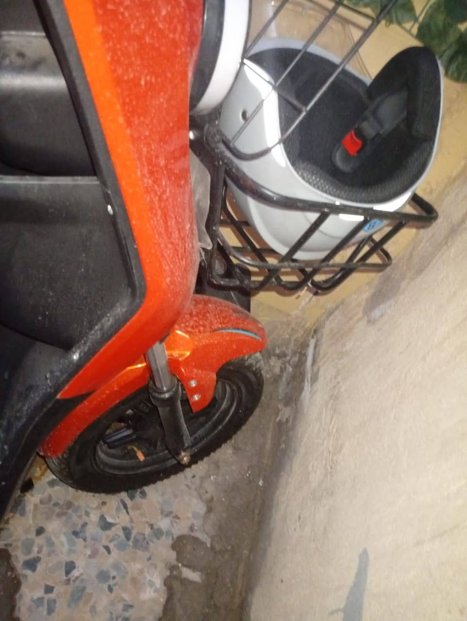 السلام عليكم دراجه شحن للبيع ماشيه ٦٠ اريدهه ٥٧٥ وبيهه مجال للشراي للإستفسار ***********
