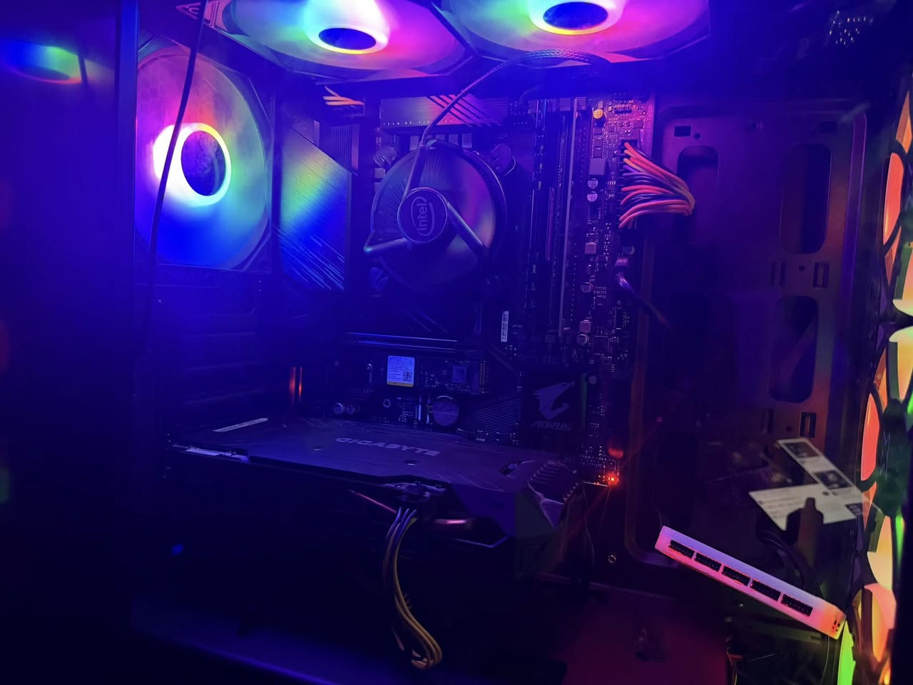 Pc games
شباب هاي التجميعه اني جمعته لكيت قطع للبيع وشتريتهن منهن المستمل ومنهن الجديد القطع الجديد
1المعلج
2- المذر بورد
3- الرامات
4-m.2
والباقي كله مستعمل هس نجي عله المواصفات المعالج i7 الجيل العاشر
كرت الشاشه 1060gtx8g
NZXT H7 FLOW الكيس
المذر بورد المرفقه صورته
مرفقه صورته M.2
RAM16gDDR4
RGP مراوح 6
السعر650 مجال بسيط للطيبين بس من تعامل خليك طبيعي
*********** وتساب وهاتف
