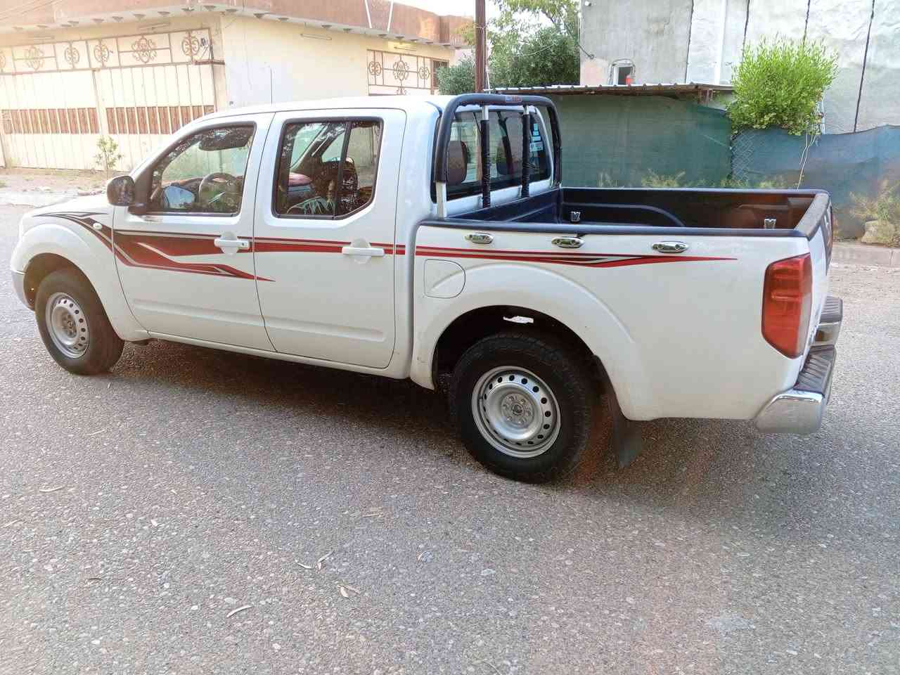 Nissan Navara
***********✨  93$
2015
. 2.5
گـاز  
نيسان نفارا 
گير عادي
فور ويل 
الصبغ طرف السكن بين الباب ولبودي بي شبرين صبغ 
والباب البودي تعديل بارد 
سنويه منتهي من 2024
تبريد شغال 
الشراي يخابر 
***********
الشراي يخابر 📍
