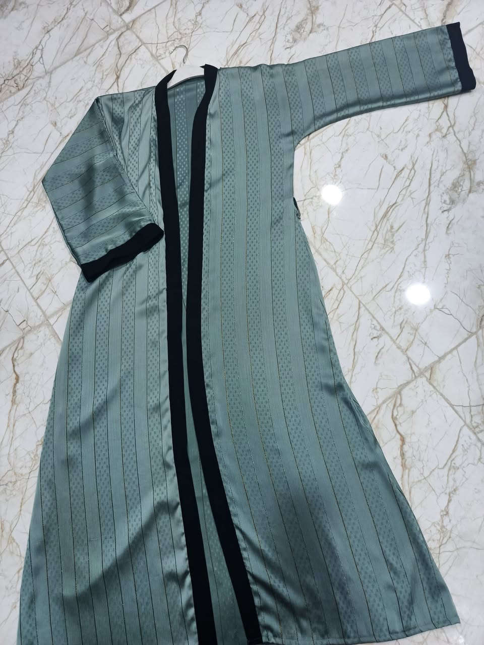 القميص العسلي ب 10 
القميص المقلم ب 5
والبشت ب 10


**إذا كنت صاحب هذا الإعلان وتريد حذفه لأي سبب، رجاءا أرسل رسالة إلى الدعم الفني**