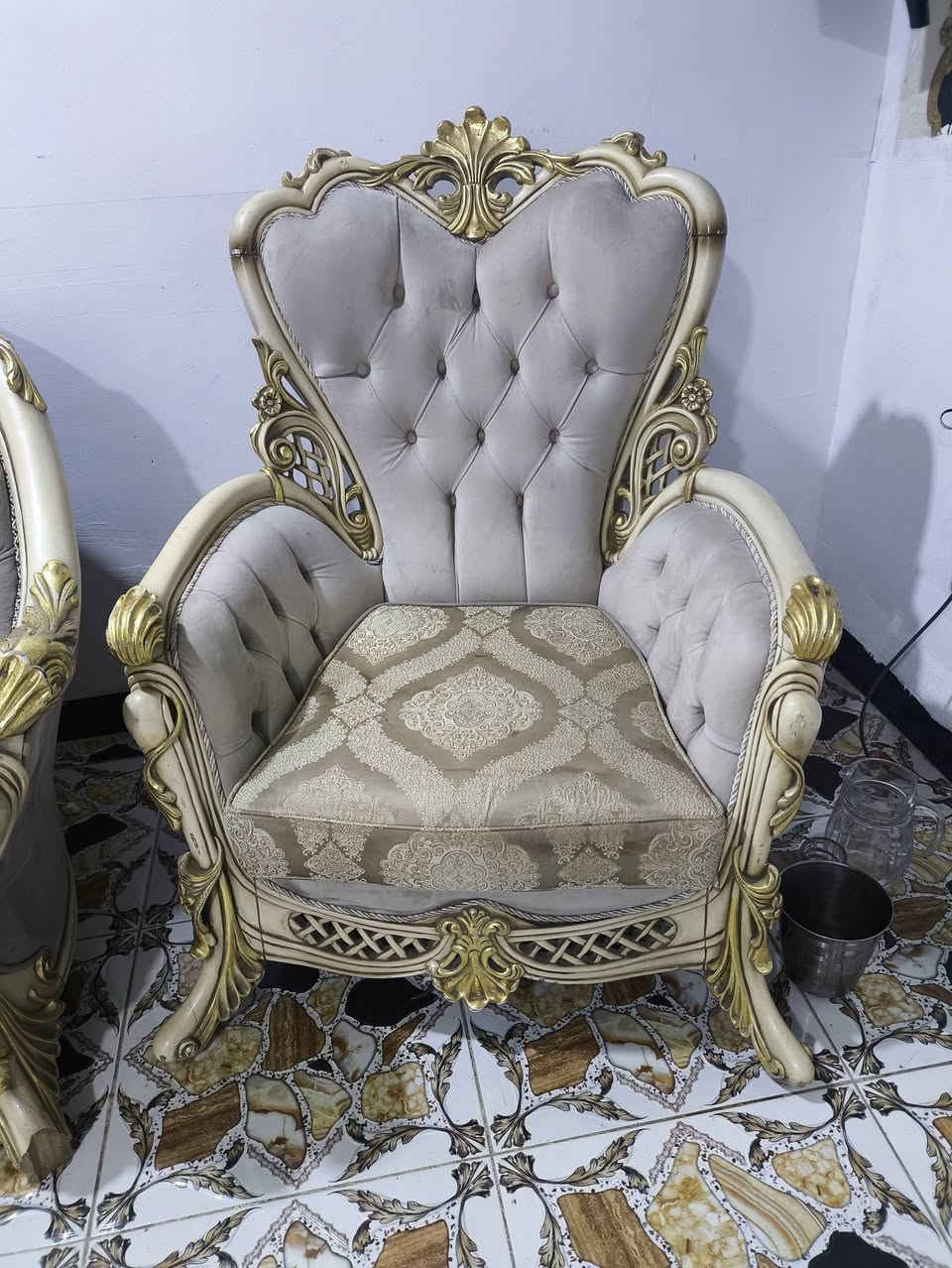 تخم ملكي كواتي مكان بغداد الكمالية عشر مقاعد سعر 750وبي مجال ***********
