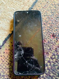 جهاز للبيع   Redmi 12C هاذه لكسر ب شاشه ما مئثر دوم ذاكره 128 الكامره ...