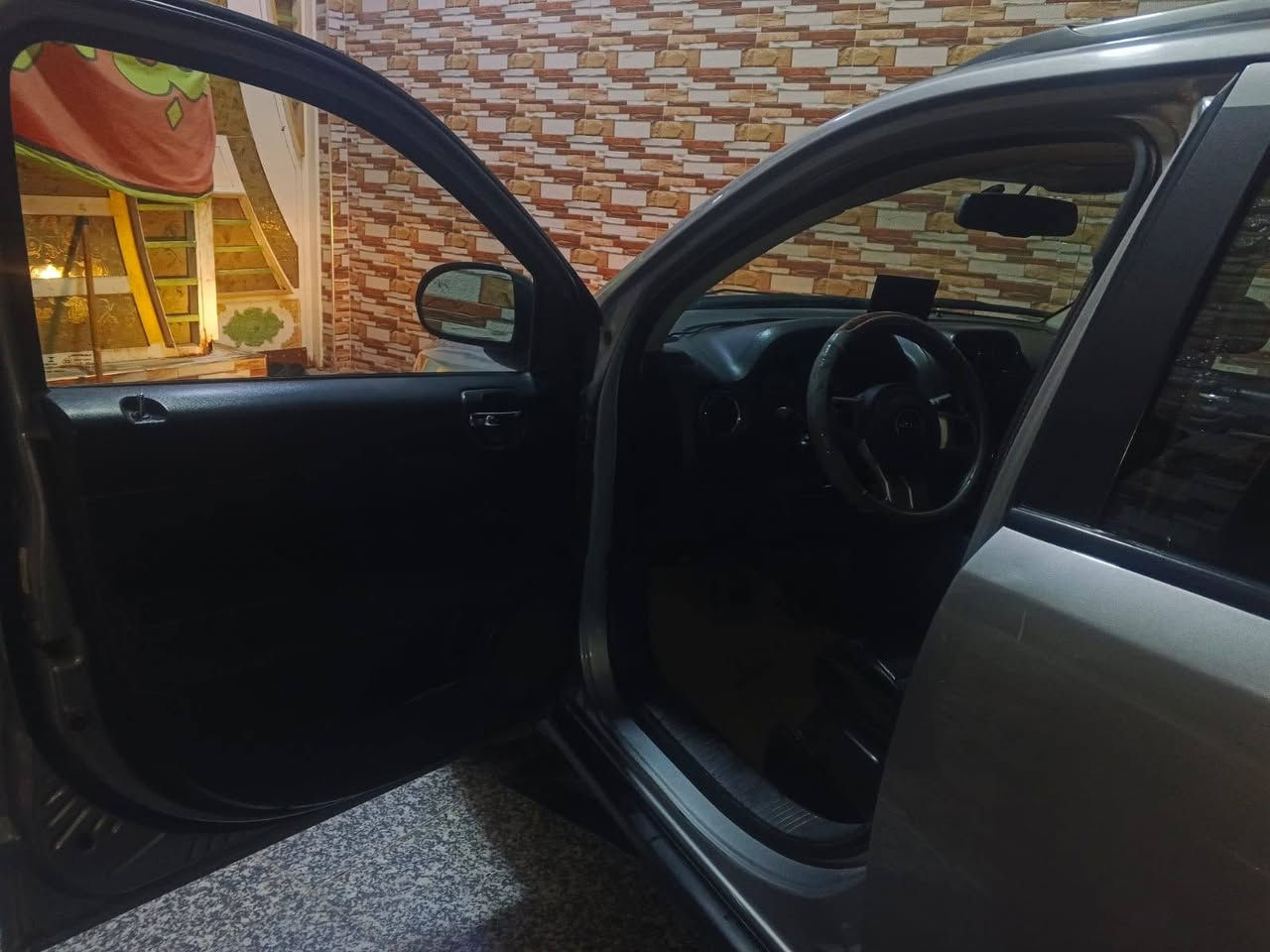 السلام عليكم جيب كومبارس
سياره محرك وكير تبريد جاهزه مابيه نقص
2017  بسمي بيه بنيد وجاملغ بيه طخات شوف العين السعر ب١١٢  وبيه مجال مكان ناصريه 
الشراي يتصل ب الرقم ***********
