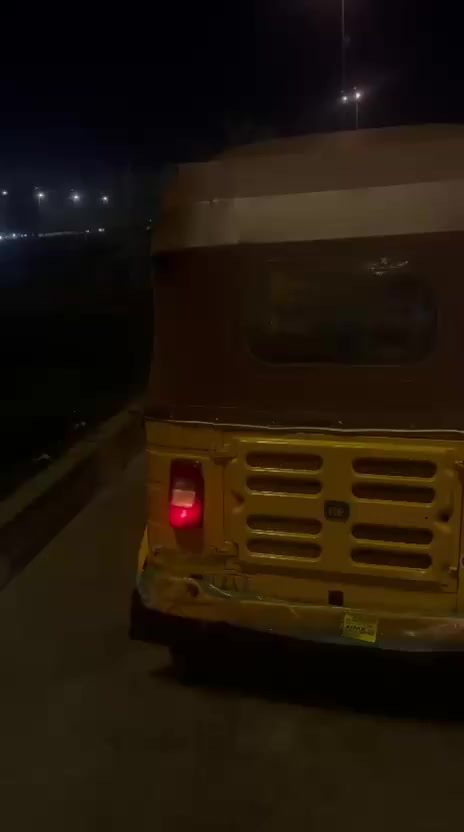 سلام عليكم تكتك 2019  شهر 5 مامرقمه وبيها اوراق اصوليه للبيع التكتك شوف العين المكينه اكفلك ياها تبخير تنقيص التكتك نضيفه بس شويه مهموله هسه الضفيره شغاله شادلها زنون عالي ناصي ما بيها قطره صبغ ولا مدعومه وكلشي ما مبدل بلادي السعر 5 ملاين وبيها مجال حك الجيه) مكاني بغداد الجديده ***********
