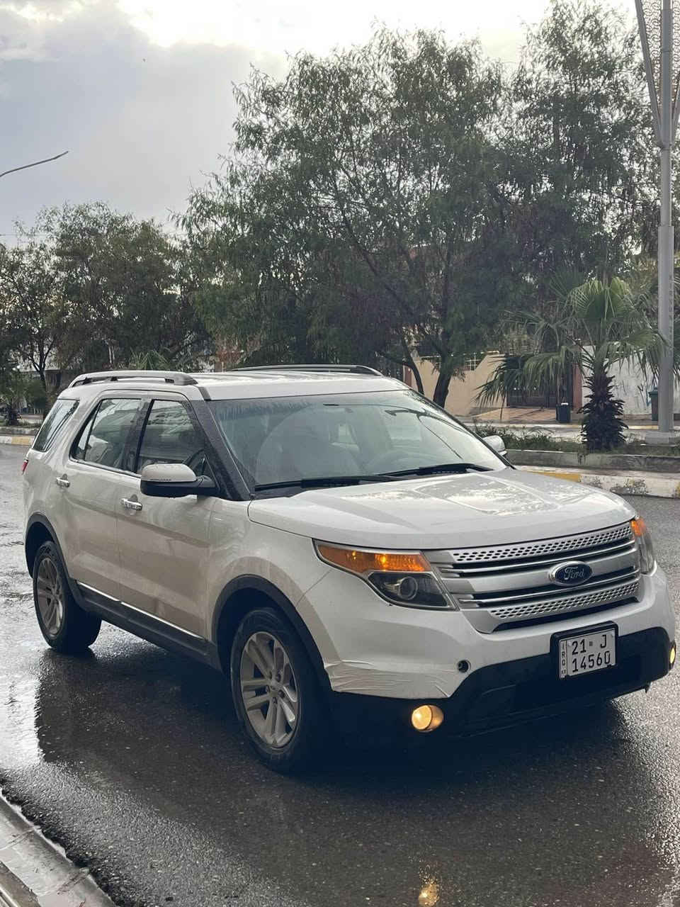 فورد اكسپلور شركة نيڤا خليجي  دبل اكسل موديل 2014 سيارة ماشي 140 ألف كلين تايتل 6 سلندر 3مقاعد تبيرد مركزي رقم و سنوي جديد بسمي بطاقة بانزين بي و سعر 166 بيها مجال رقم موبايل *********** كركوك, العراق
