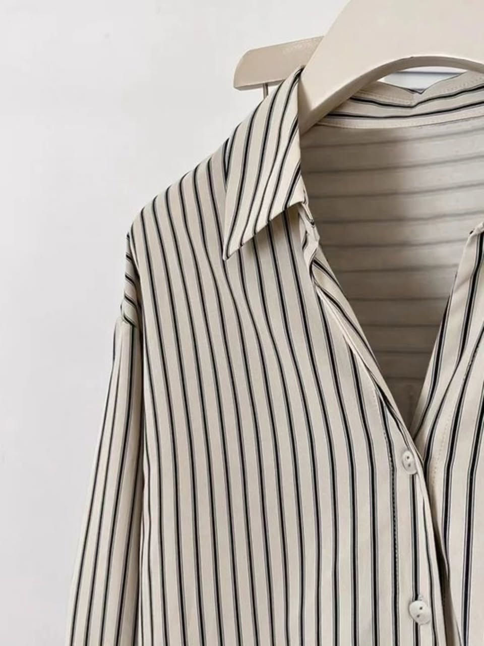 السعر : 22،000 فقط 🌷

 كواليتي جدا عالي 💯✅

سايز : S , M , L , XL ، XXL

توصيل : كوردستان 4،000 محافظات 5،000

للضمان فحص امام المندوب 

لا يوجد استرجاع فقط اذا يوجد تلف من الشركة


**إذا كنت صاحب هذا الإعلان وتريد حذفه لأي سبب، رجاءا أرسل رسالة إلى الدعم الفني**