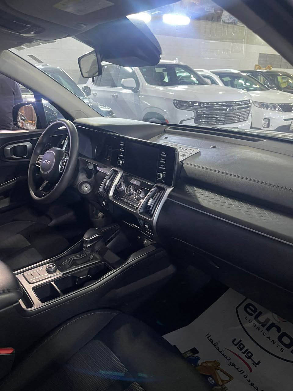 سلام عليكم سورنتو للبيع موديل 22
حادثها بيبان ثنين فقط وشويه من الجاملغ فقط البيبان مبدلة 
بجم كبس شركة 
ماشية65 
7 راكب محرك 2500 تنفس طبيعي 
مواصفات عادية
السعر 240 وبيها مجال
للاستفسار  *********** بغداد, العراق
