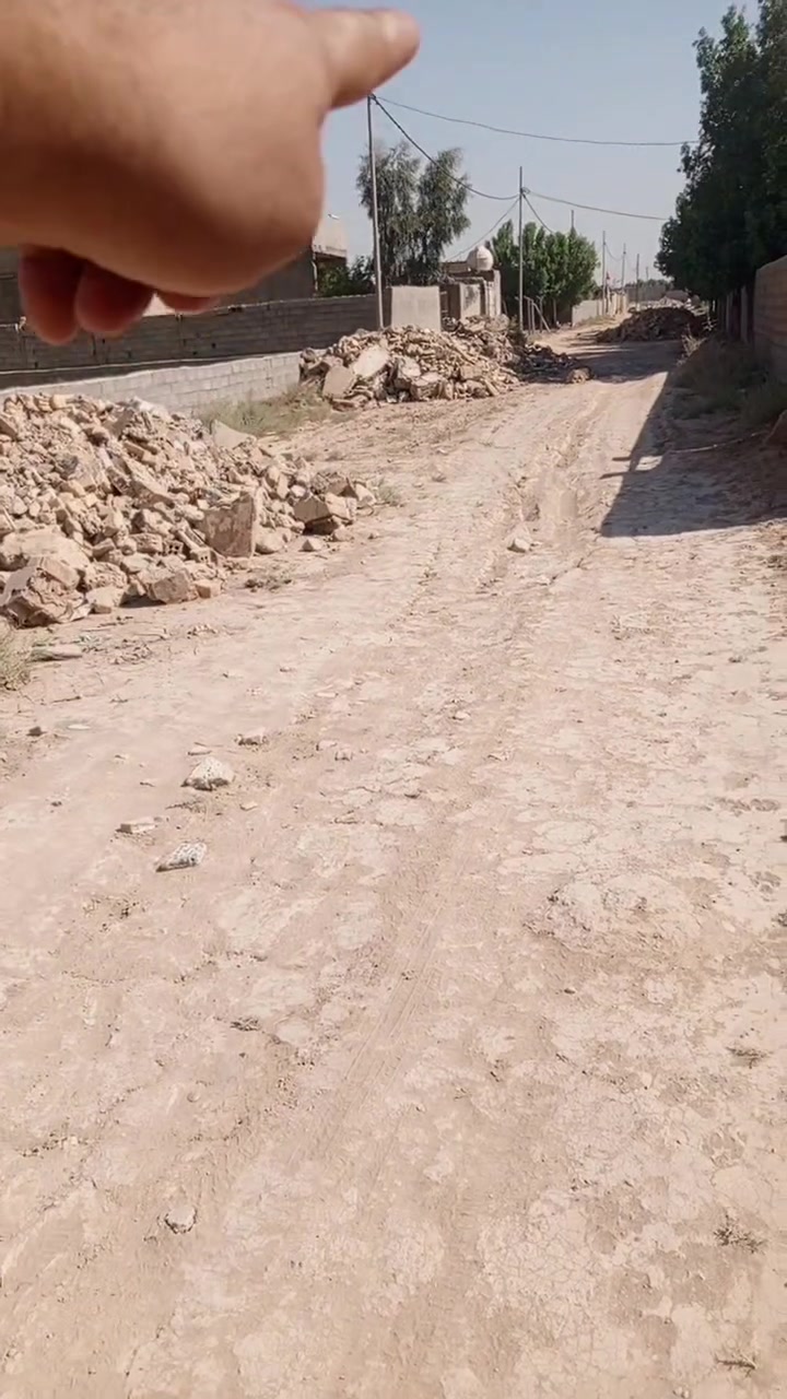 قطعه ارض للبيع
مساحه 375متر  مسيجه كامله 
ماي وكهرباء وجود بيها
مكان حي البتول رابعه او خيرات البتول 
سعرها 28 
للستفسار   رقم الهاتف 
***********
متوفر وتساب ايضاً
