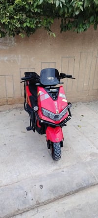 دراجة نظيفه البيع سعره خاص 07755685398