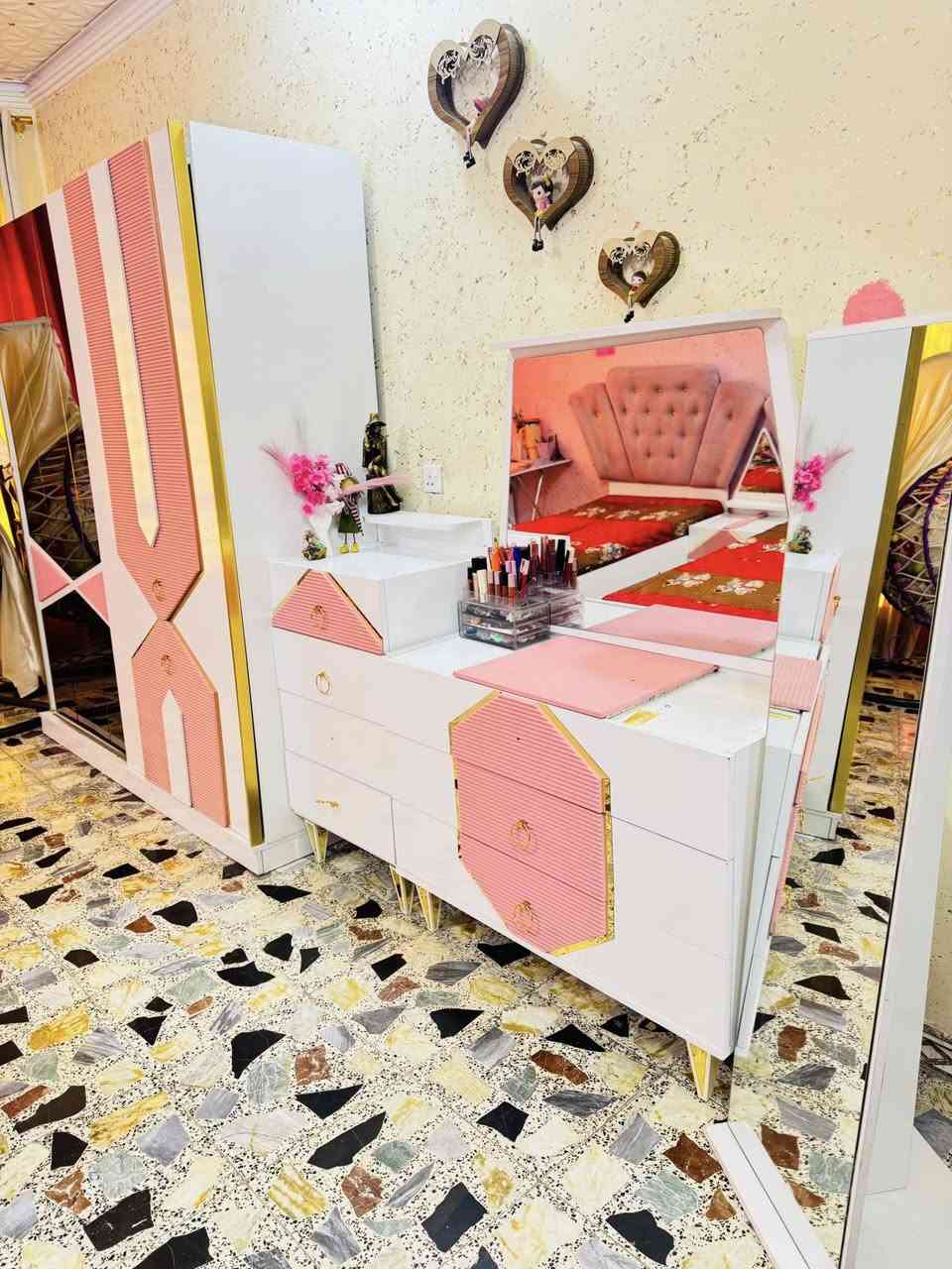 غرفة نوم بناتي 7 قطع للبيع سعرها 550 وبيها مجال هم الاستفسار 👈🏻 دايركت


**إذا كنت صاحب هذا الإعلان وتريد حذفه لأي سبب، رجاءا أرسل رسالة إلى الدعم الفني**