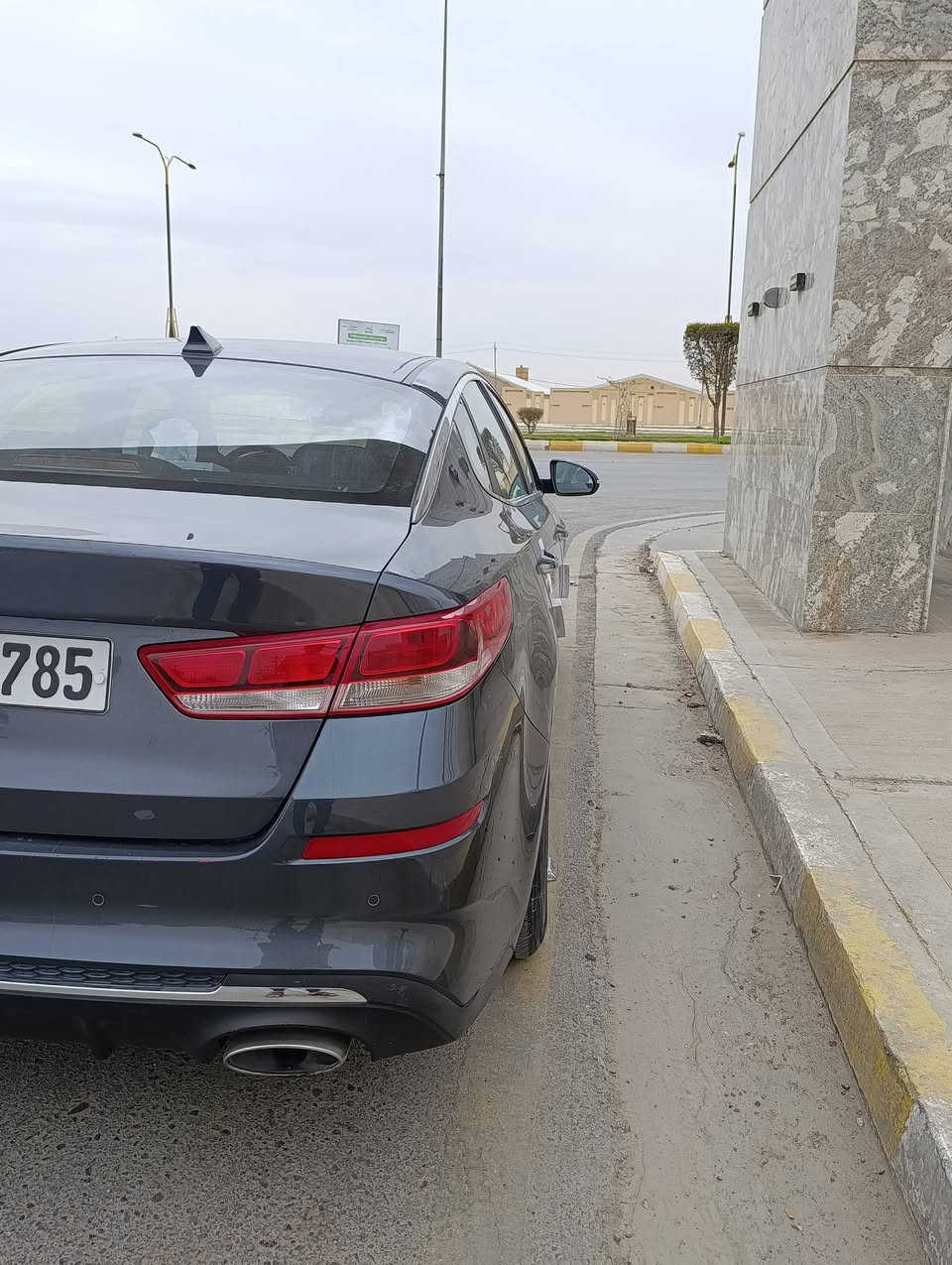 اوبتما 2020 أمريكي فئه FE
السيارة كلش نظيفه واي نقص مابيها  
 بيها قطعتين بنيد وجاملغ مبدل بلادي 
صدر خلفي امامي جديد 
تبريد تدفئه شغال
كهربائيات كلها شغاله 
محرك  4 سلندر 2400 GDI ماشية117ميل وقابل للزيادة 
مواصفات FE رادار حساسات تحكمات 
مثبت سرعة مانع اصطدام 
3 وضعيات قيادة  سبورت. ايكو. عادي 
ارقام اربيل جديد سنويه 27
 بسمي شرط التحويل بدون وكاله 
مكان السيارة الانبار. فلوجه 
السعر 145 ورقه وبيها مجال بسيط 

 *********** واتساب 
***********
