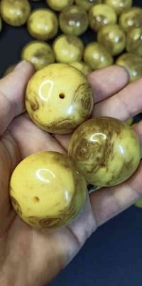 تحفه من تحف الخامات الالماني الانتيك عقود سبحه عملاقه بتعريق ولون مميز...