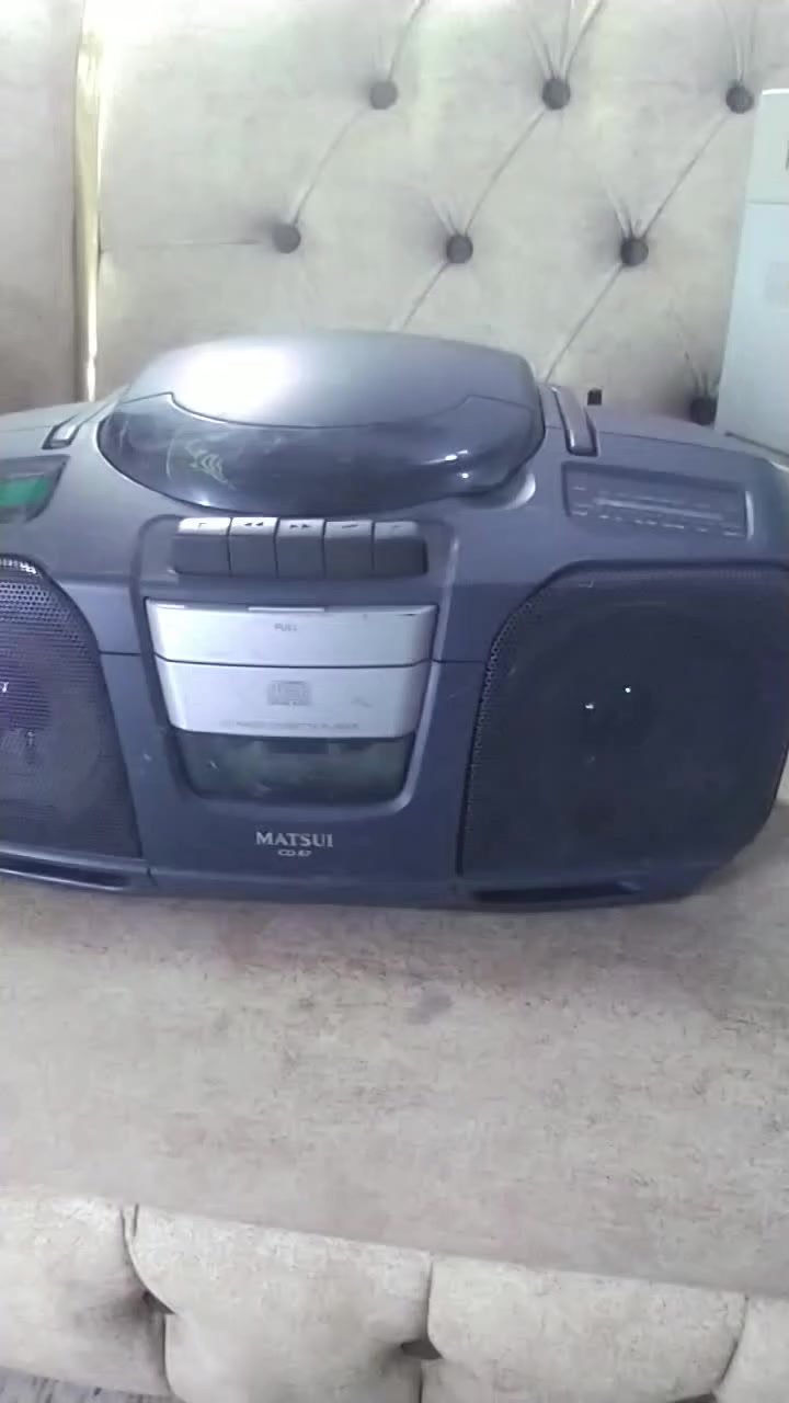 صوتيات اثنينهن ب ٥٠ ويه التوصيل ..***********
