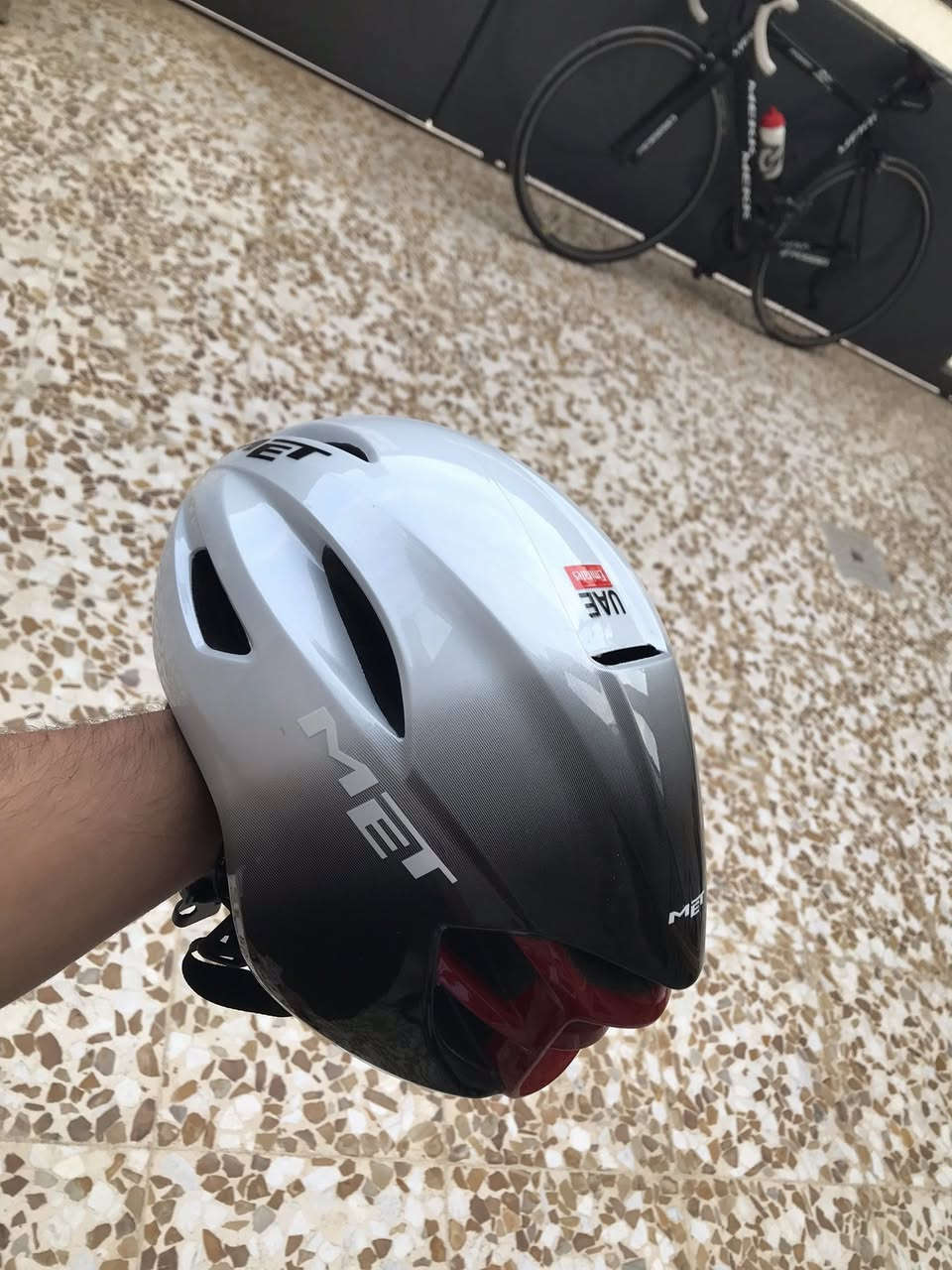 متاح
 خوذه قياس L 
ماركه MET   UAE
 السعر 35


**إذا كنت صاحب هذا الإعلان وتريد حذفه لأي سبب، رجاءا أرسل رسالة إلى الدعم الفني**