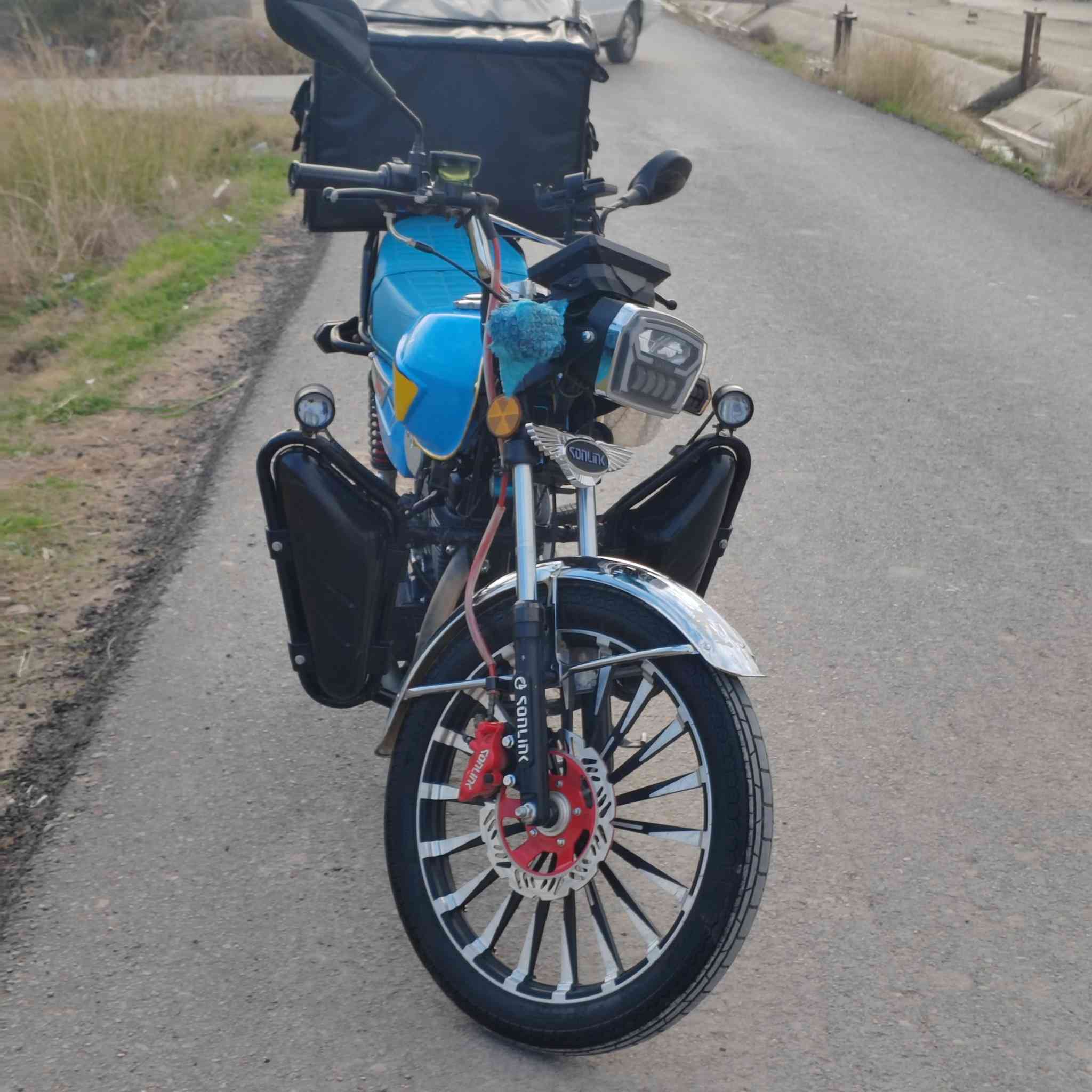 اسلام عليكم دراجه سونك موديل 25 امانت الله الدراجه نضيفه وحلوه وتعال انته وشوف ملاحظة الدبل الوره طاك عنواني بغداد التاجي للاستفسار ***********
