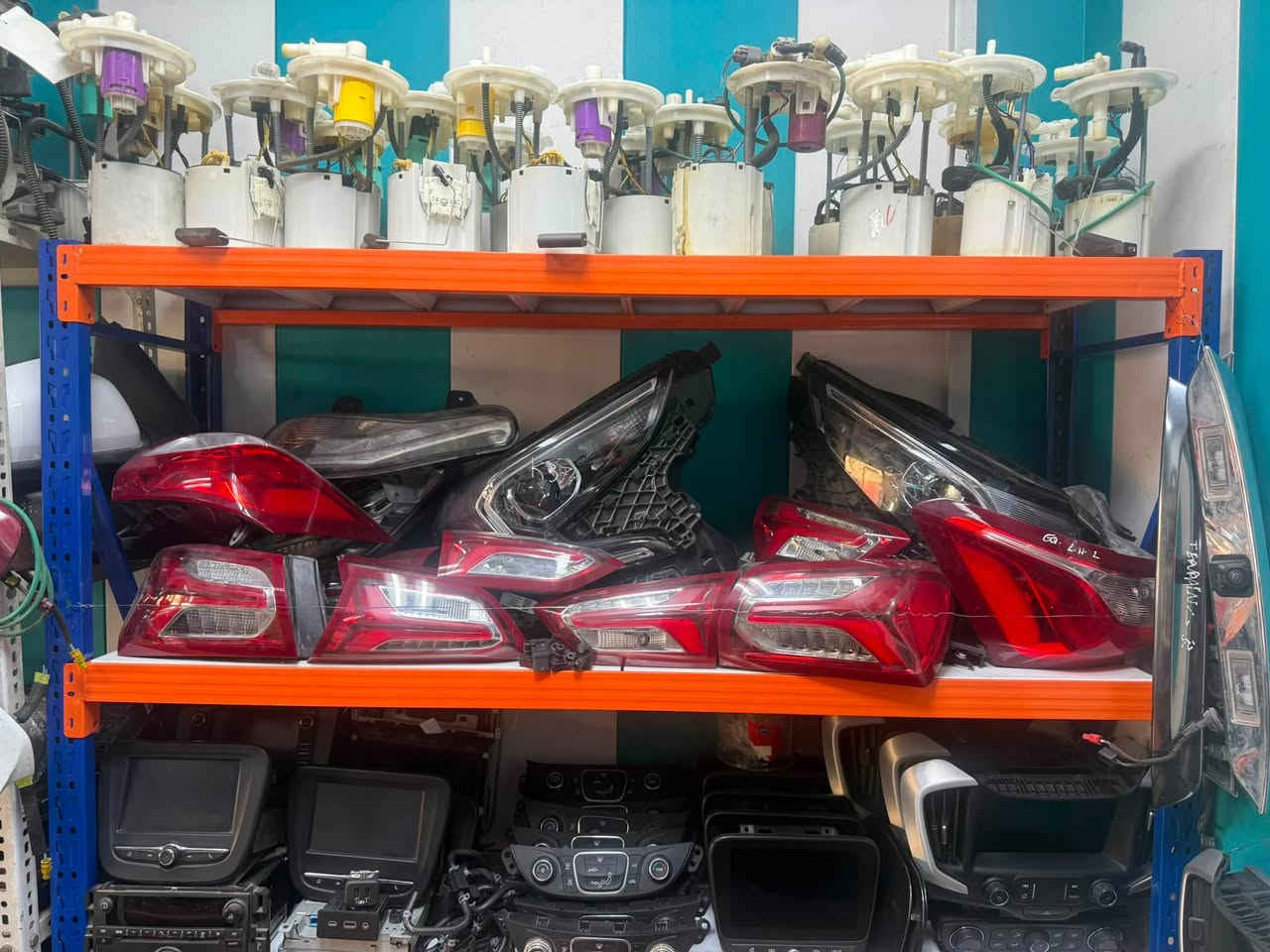 بيت الشوفر2..
لتجارة قطع غيار جميع سيارات الشوفر...لبيع المواد الاحتياطية والتفسيخ لسيارات الشوفرليت ( الماليبو / امبالا /جي ام سي اكاديا/ جي ام سي تيران / شوفر اكونكس/ )...
يتوفر توصيل لكافة محافظات العراق ...
العنوان : بغداد - الشيخ عمر - مدخل ساحة الطيران - الفرع الاول على اليمين - المحل الرابع .
اتصال واتس اب الرقمين  ..مرتضى الساعدي ***********. ***********
***********

