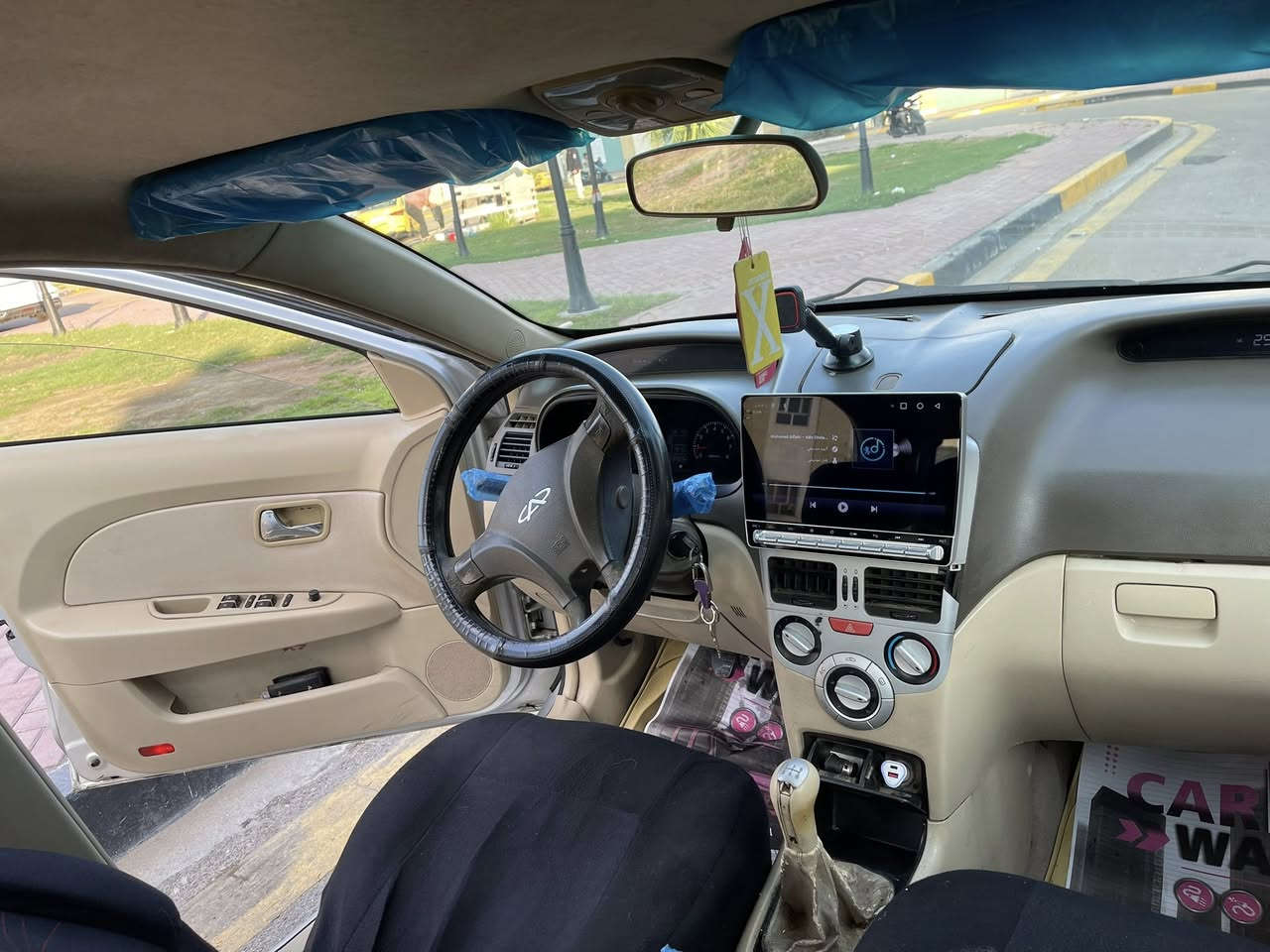 السلام عليكم للبيع شيري فلاوين موديل ١٣ السياره كفاله عامه من صبغ وضربه وكير ومكينه مكفوله كفاله عامه السياره بيهه طخه صغيره بلباب الوره السايق والبنيد واضحات بلصور السياره ماشيه ٥٣ حقيقي كهربائيات كلهه شغاله شاشه كامره حساسات بدون اي جطل تخم تاير صدر جديد باتري جديد جاهزه من كلشي والسياره احله من الصور وتجي وتشوف بعينك مكاني بغداد الاعظميه عارضهه ب ٤٧ للاتصال *********** السياره بااسمي هزه جديده ارقام انكليزي سنويه بعدهه منافذه
