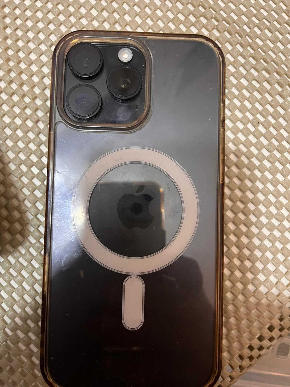 ايفون ١٦ برو ماكس بطارية ٩٠ جهاز وتر ممفتوح بي نقطة سوده بشاشة ممئثره ع المس لون اسود جهاز كلش نظيف 
رايده ب بمليون و١٠٠ وبي مجال بسيط مكاني بغداد شارع فلسطين *********** متواجد واتساب
