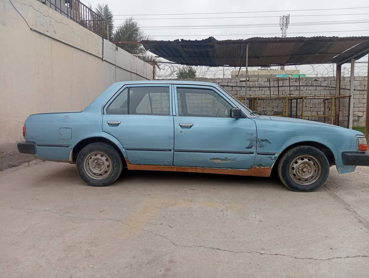 كرونه موديل 82تخم تاير مكينه وكير جدد  كربائيات شغاله والكشر شوف العين السعر 25رقم التيفون ***********
